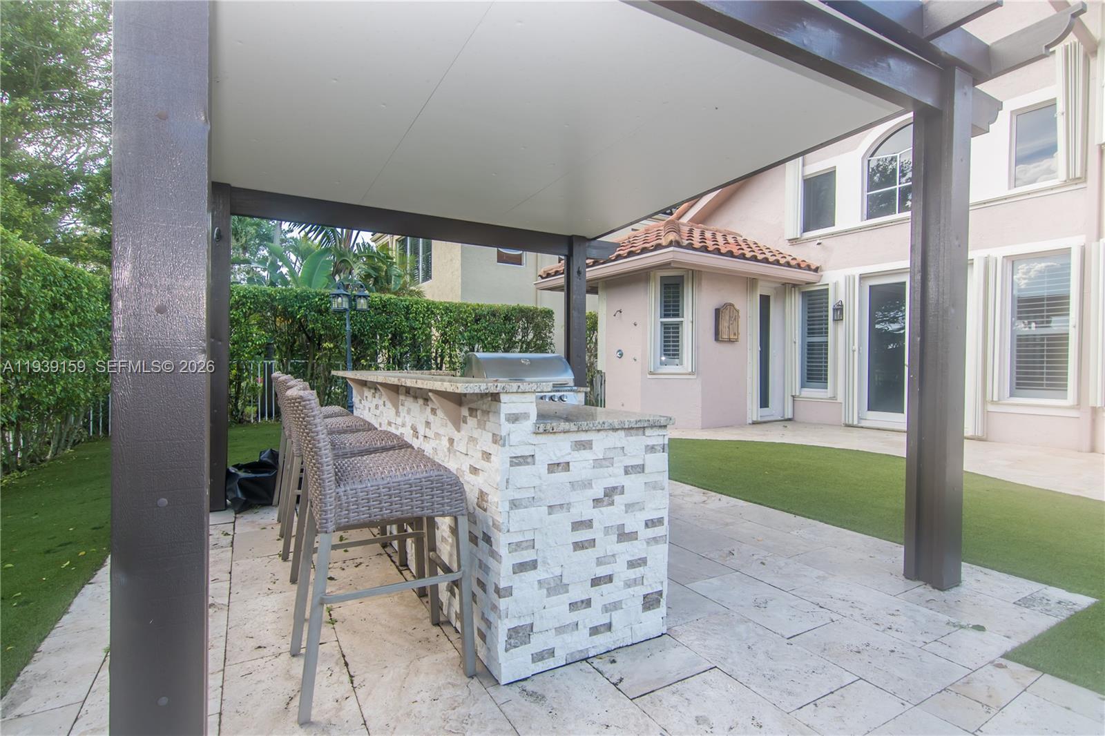 HOLLYWOOD LAKES COUNTRY C - Residential