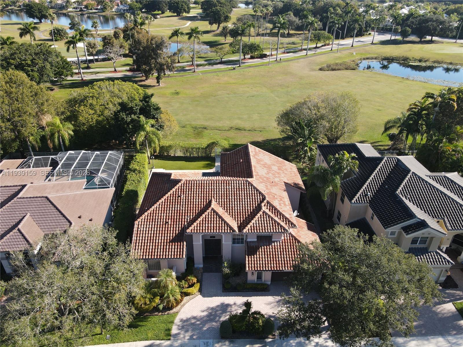 HOLLYWOOD LAKES COUNTRY C - Residential