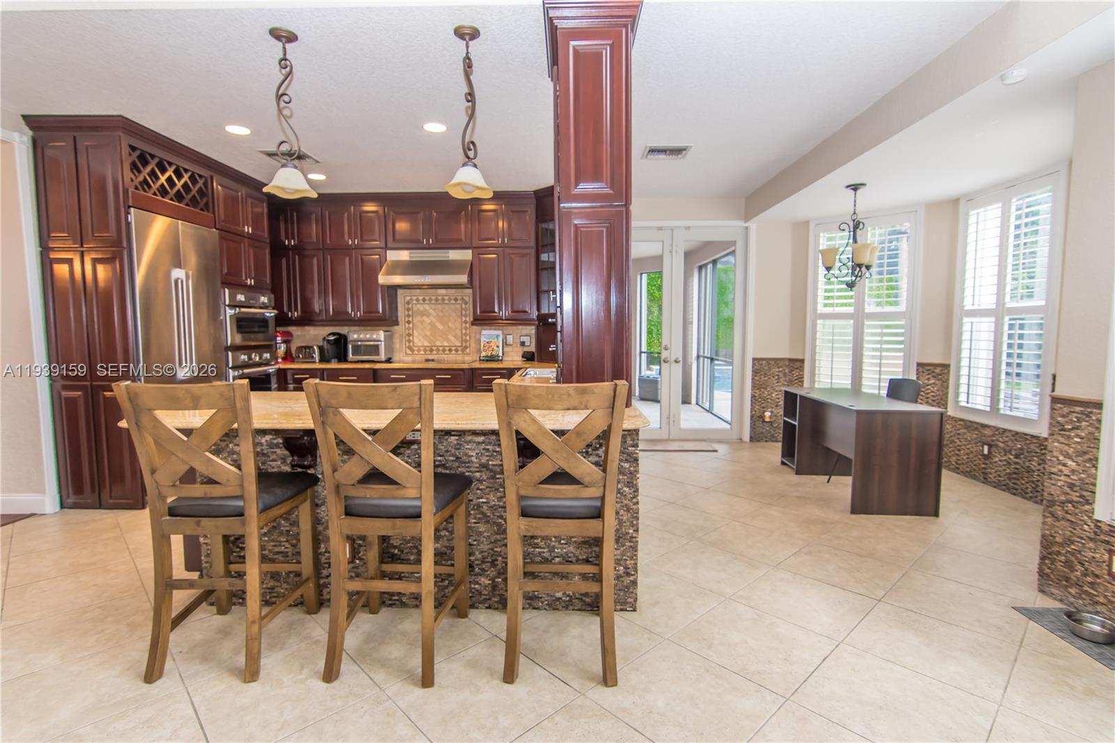 HOLLYWOOD LAKES COUNTRY C - Residential