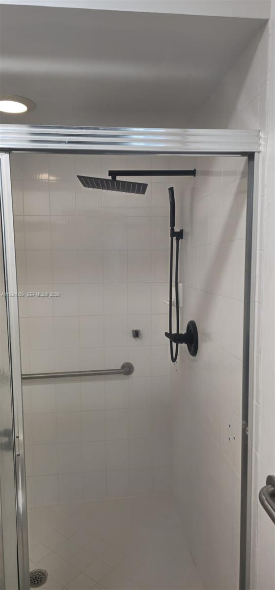 HOLLY CREEK - Residential