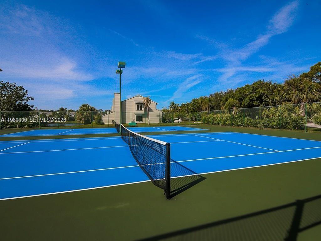 HOLLY CREEK - Residential