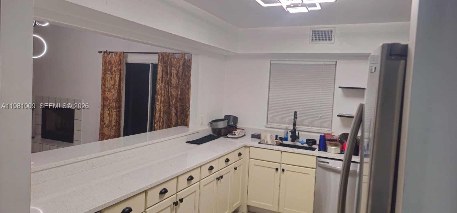 HOLLY CREEK - Residential