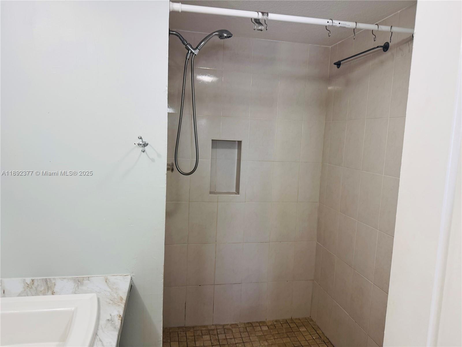 SUNRISE LAKES 35 CONDO - Residential Lease