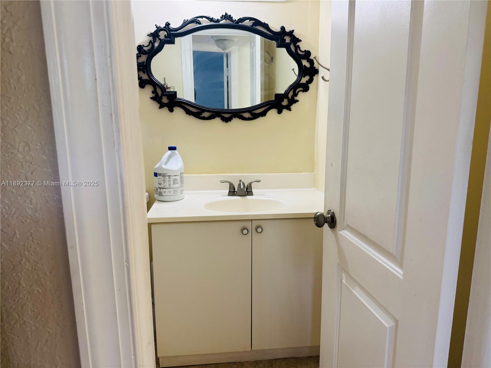 SUNRISE LAKES 35 CONDO - Residential Lease