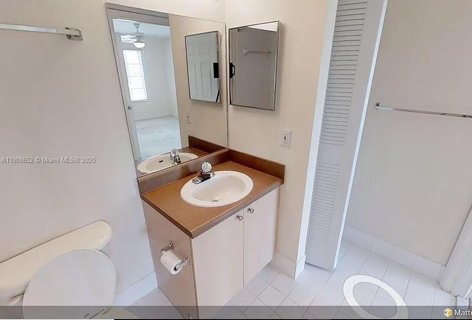 EMERALD ISLE LAGUNA LAKES - Residential Lease