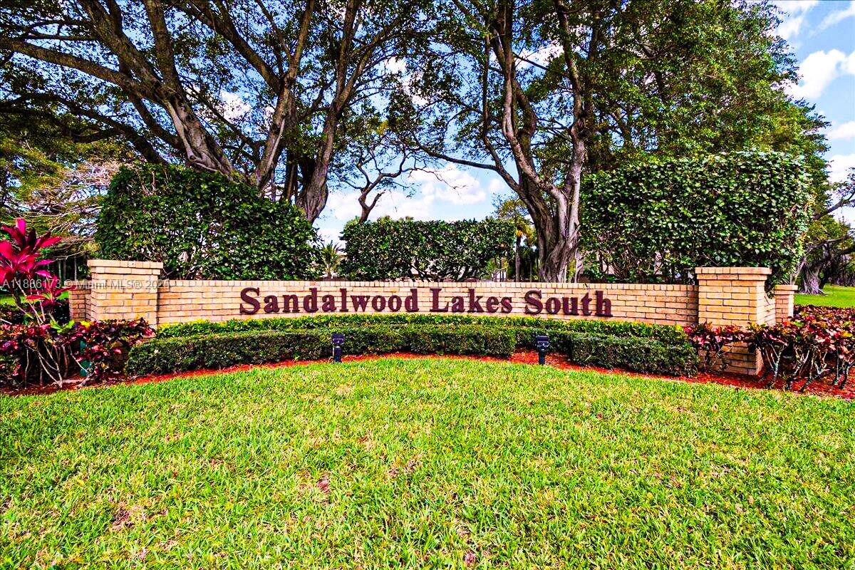 VILLAGE OF SANDALWOOD LAK - Residential Lease