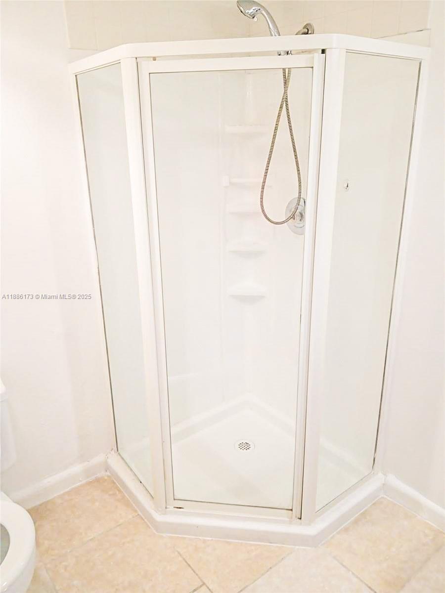 VILLAGE OF SANDALWOOD LAK - Residential Lease