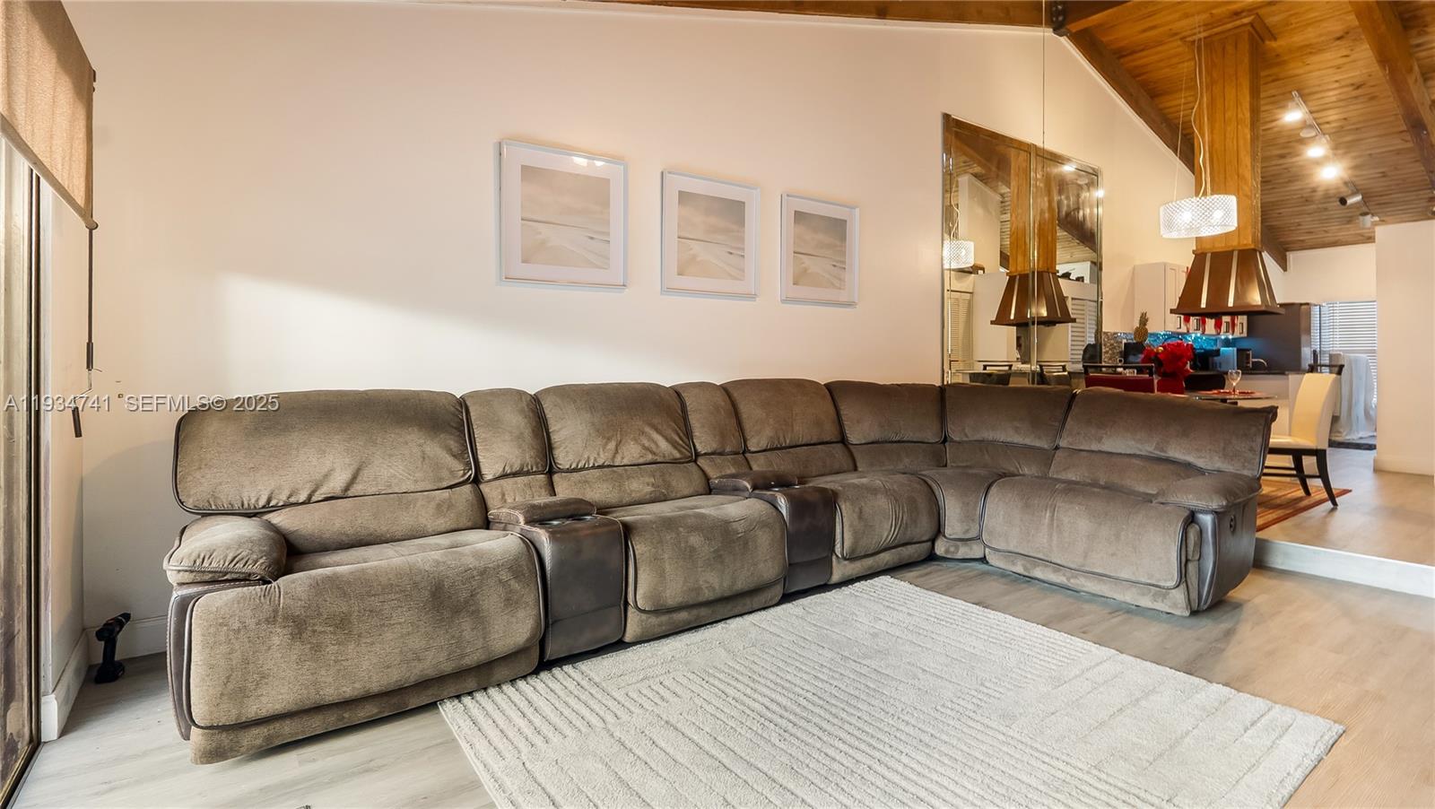 INVERRARY 32 SECTION TWO - Residential