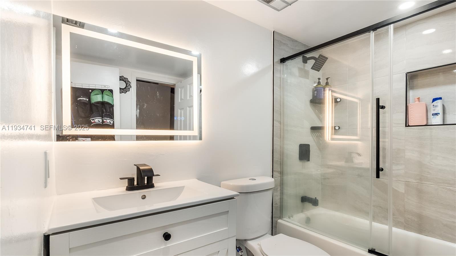 INVERRARY 32 SECTION TWO - Residential