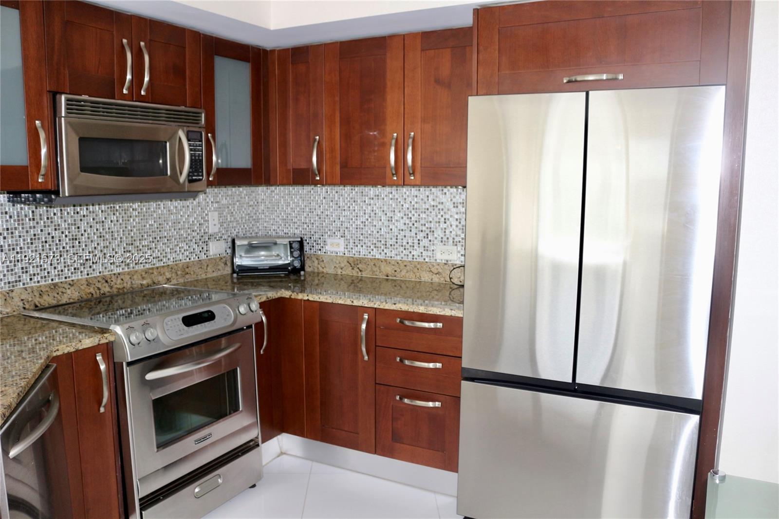 TURNBERRY VLG NO TOWER CO - Residential Lease