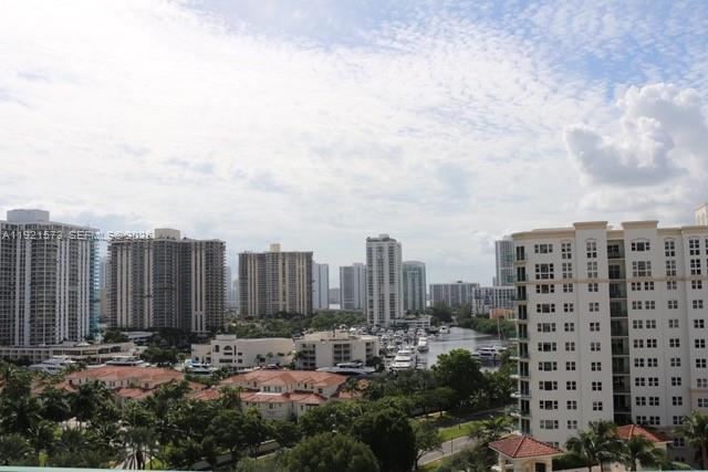 TURNBERRY VLG NO TOWER CO - Residential Lease