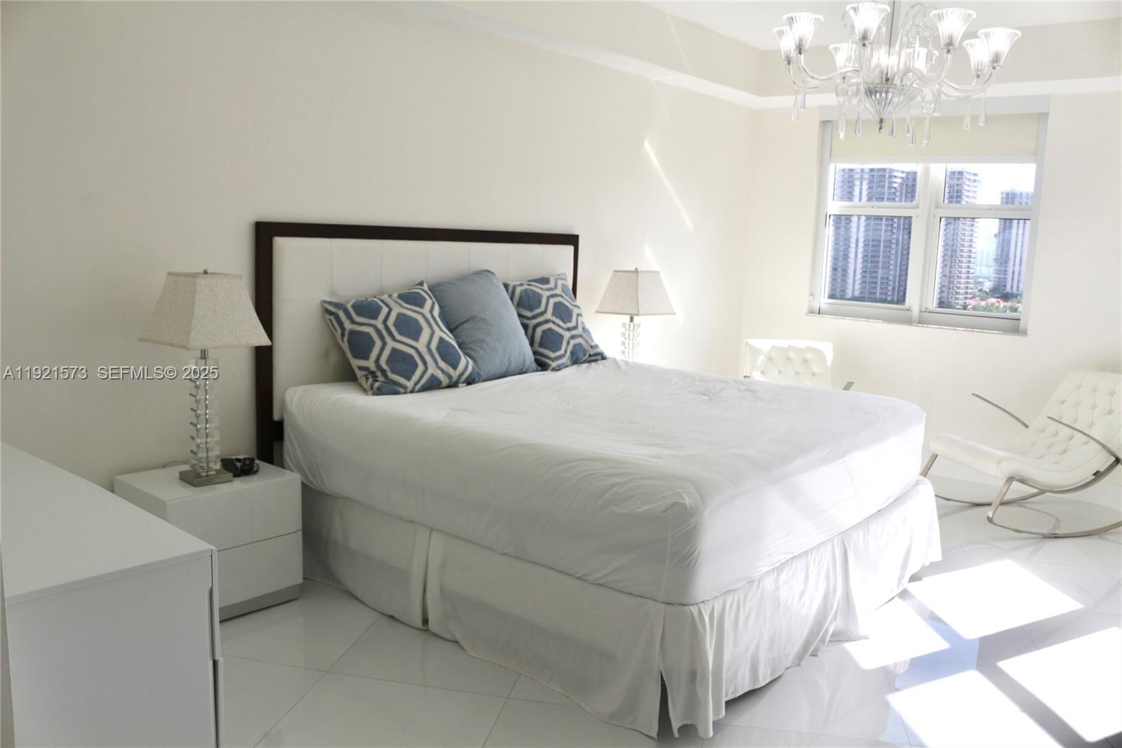 TURNBERRY VLG NO TOWER CO - Residential Lease