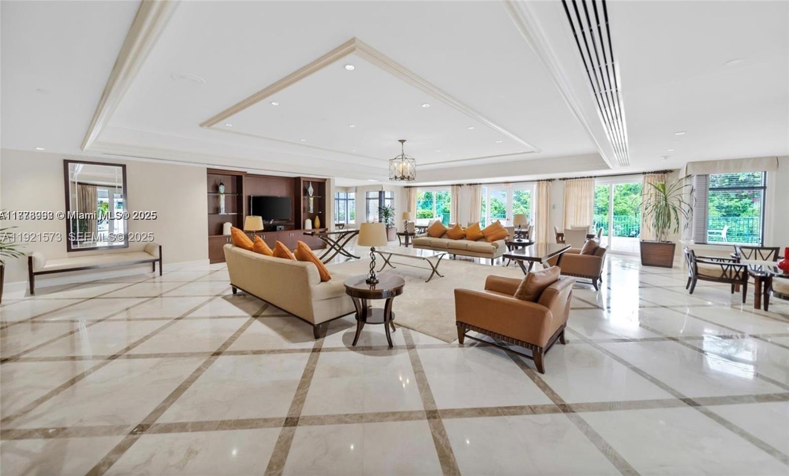 TURNBERRY VLG NO TOWER CO - Residential Lease