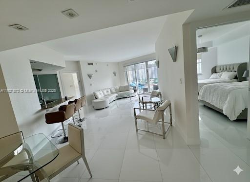 20000 E Country Club Dr 1207