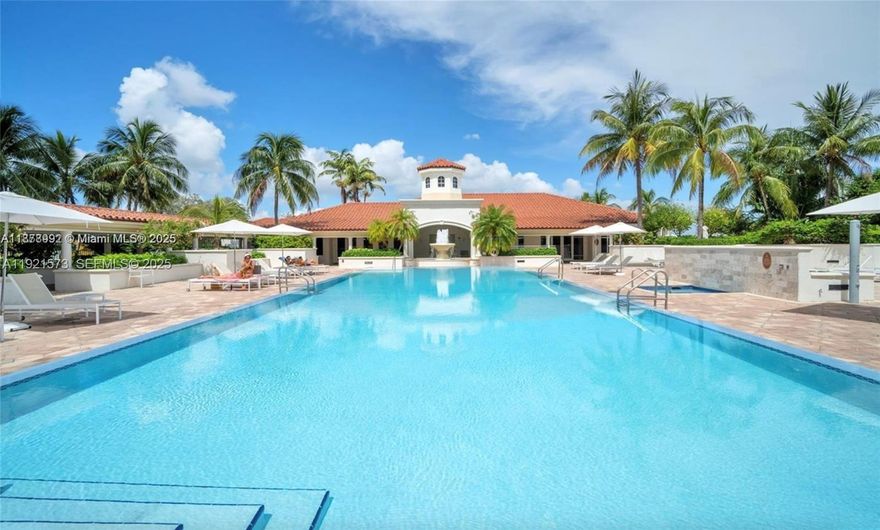 Move in ready 2/2, bright and spacious with a split floor plan, tastefully furnished. Situated on famed Turnberry Isle Golf Course, just minutes from Aventura Mall, A+ schools and places of worship. 
 Features granite countertops, stainless steel appliances, full size washer and dryer, tankless water heater.
Enjoy resort-style living with an impressive array of amenities:expansive outdoor pool, 24 hours security, gatehouse, clubroom, state of the art gym, his/hers sauna, massage room, valet parking, billiard room.