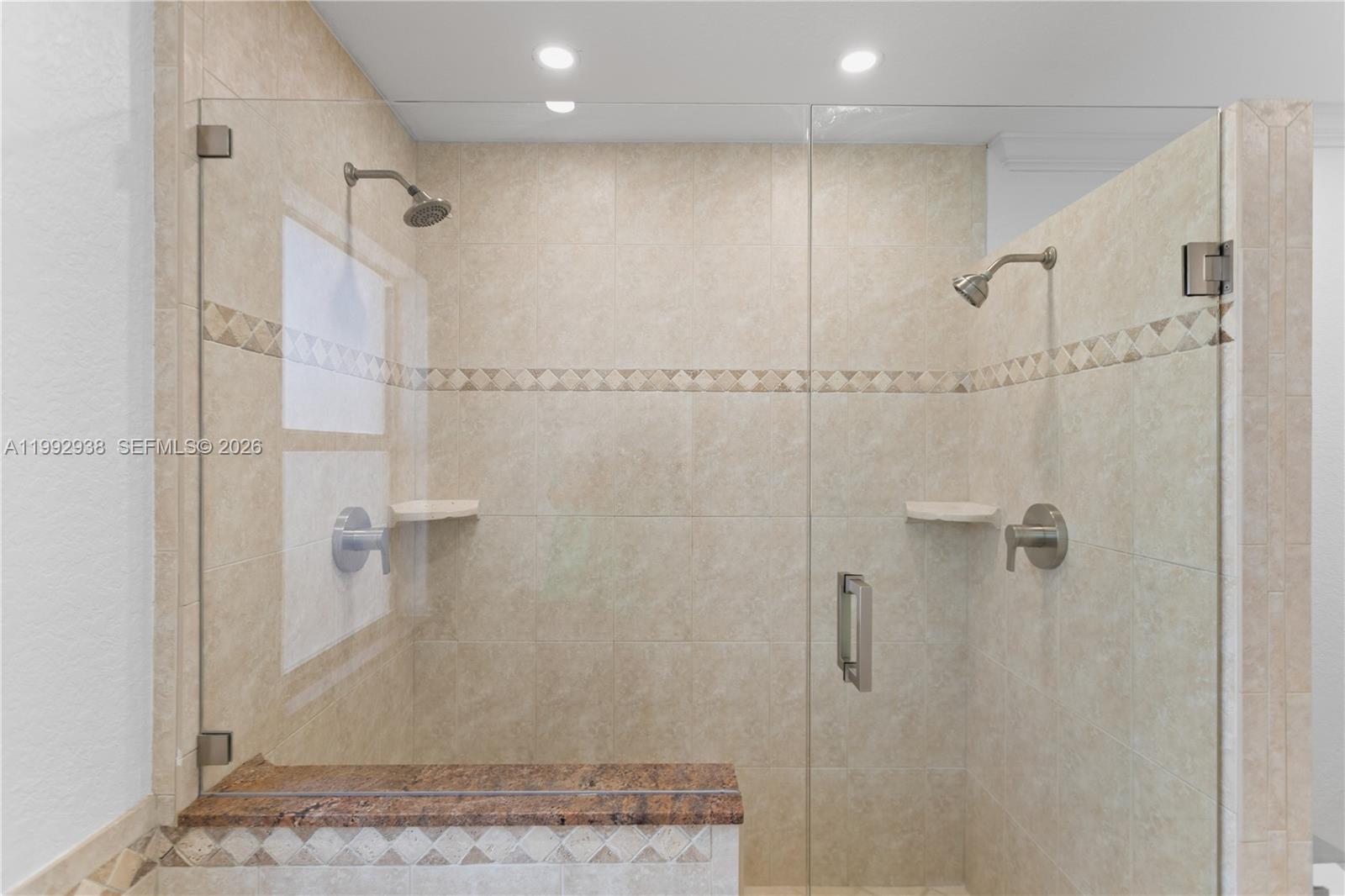 HOLLYWOOD CENTER AMEN PLA - Residential