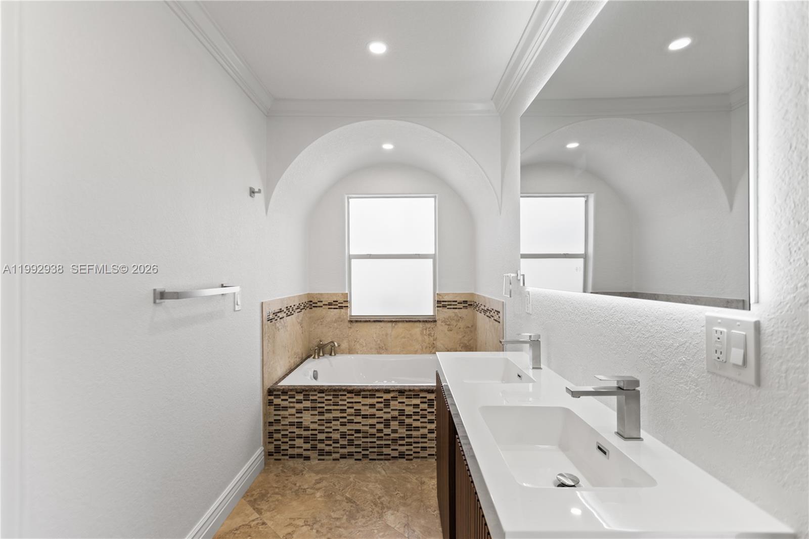 HOLLYWOOD CENTER AMEN PLA - Residential