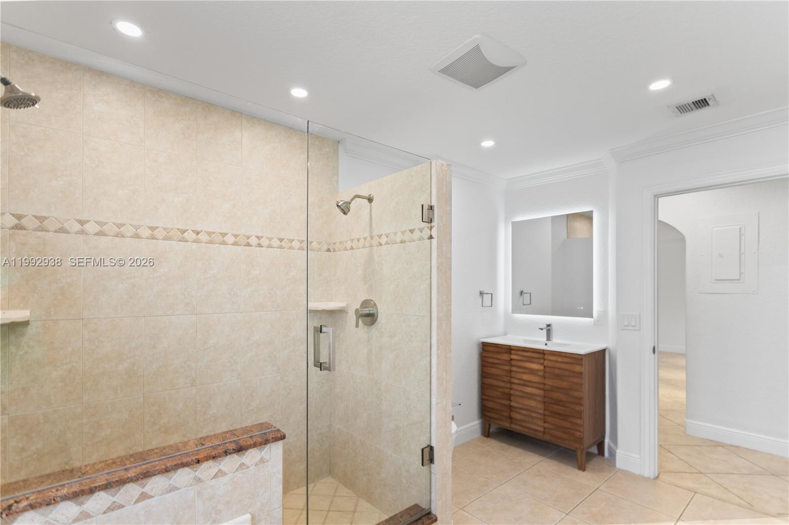 HOLLYWOOD CENTER AMEN PLA - Residential