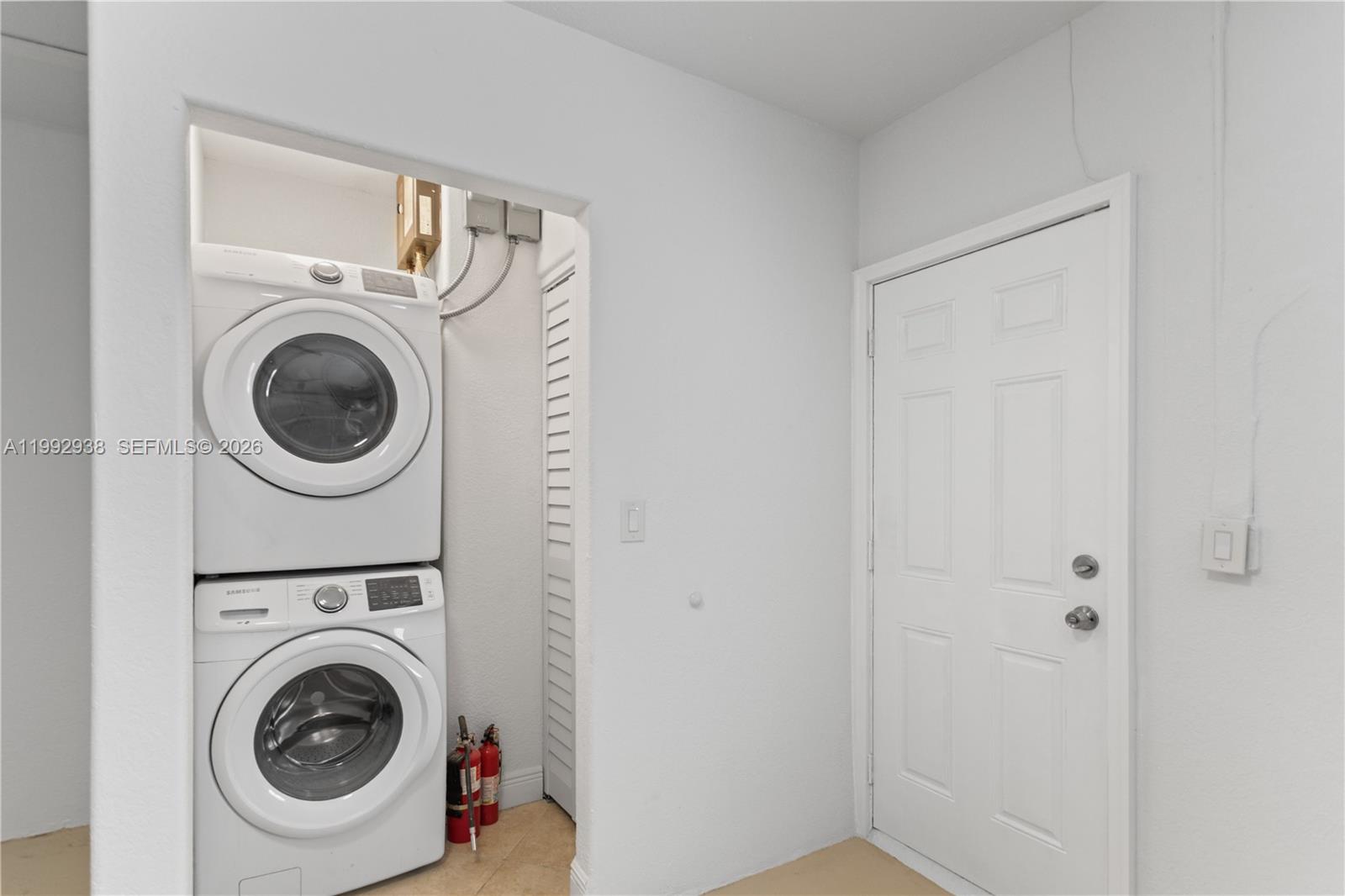 HOLLYWOOD CENTER AMEN PLA - Residential