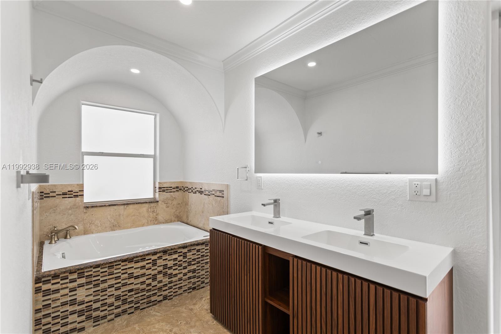 HOLLYWOOD CENTER AMEN PLA - Residential