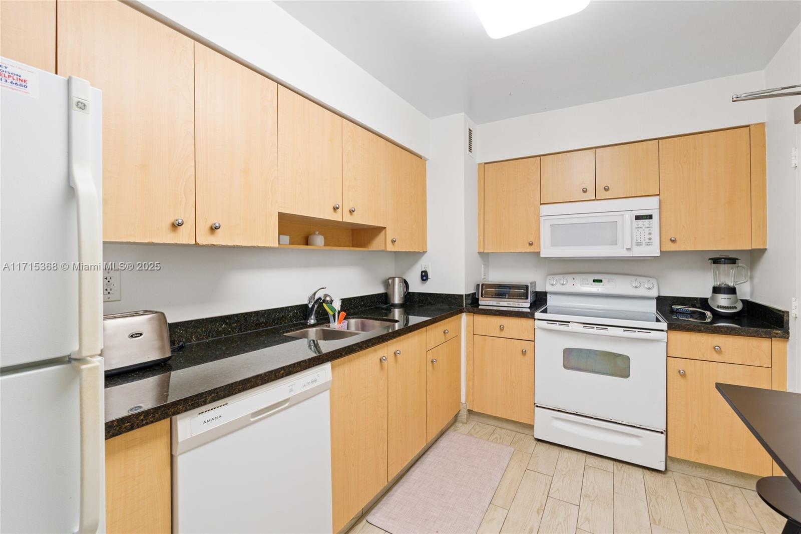 CARLISLE ON THE OCEAN CON - Residential Lease