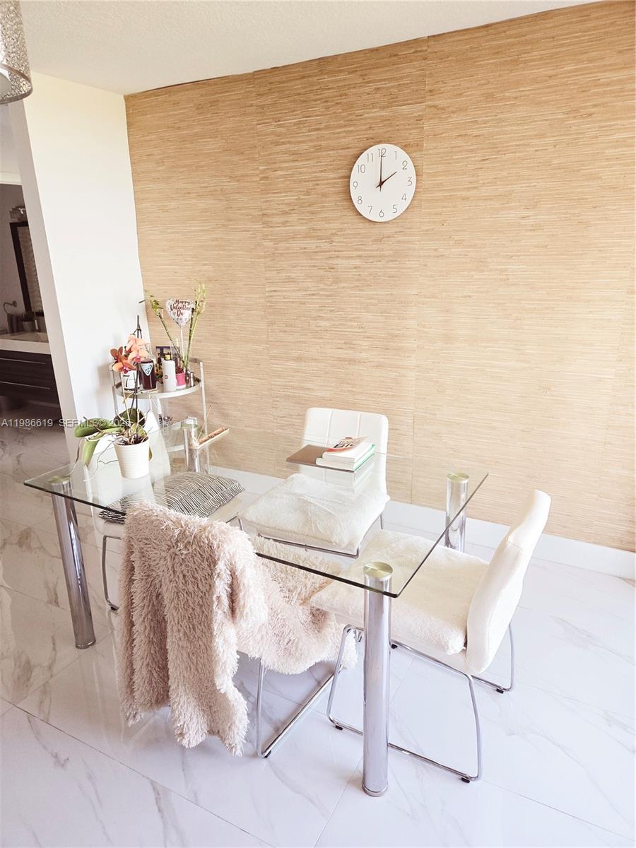 MARBELLA CONDO - Residential