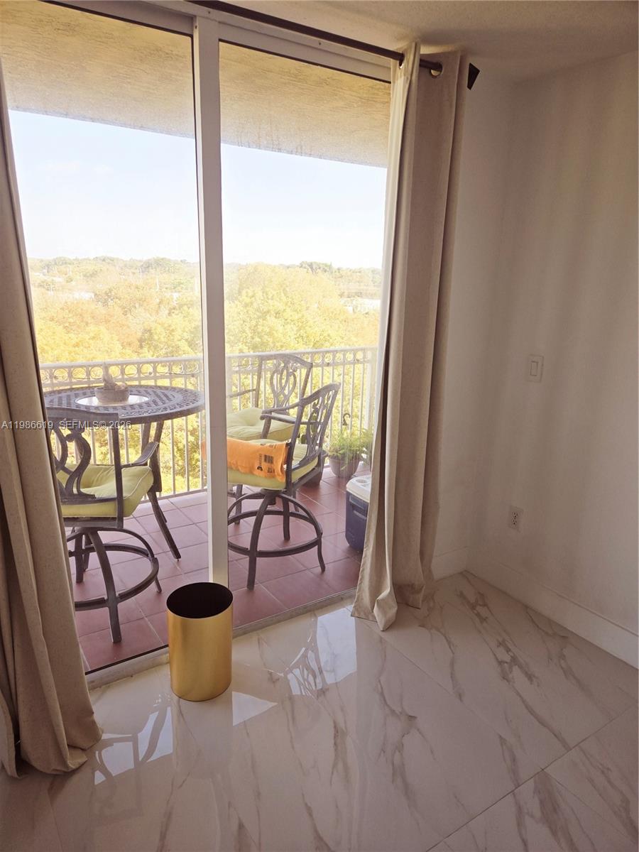 MARBELLA CONDO - Residential