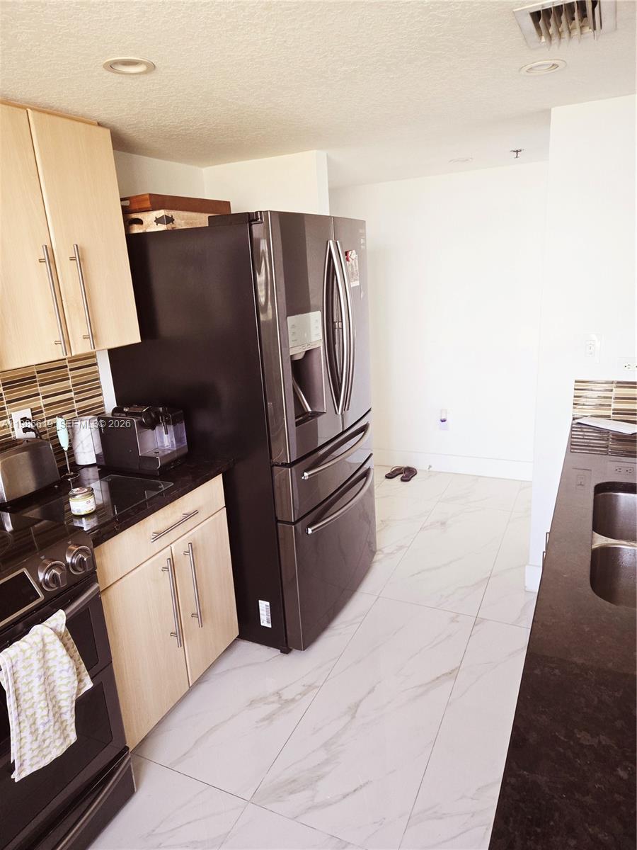 MARBELLA CONDO - Residential