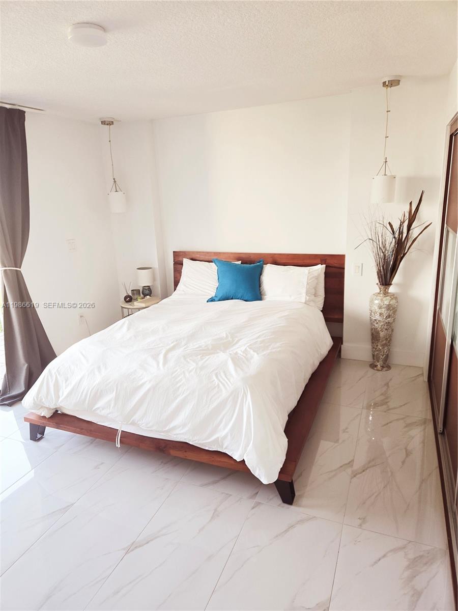 MARBELLA CONDO - Residential