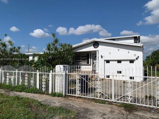 RICHMOND HEIGHTS - Residential