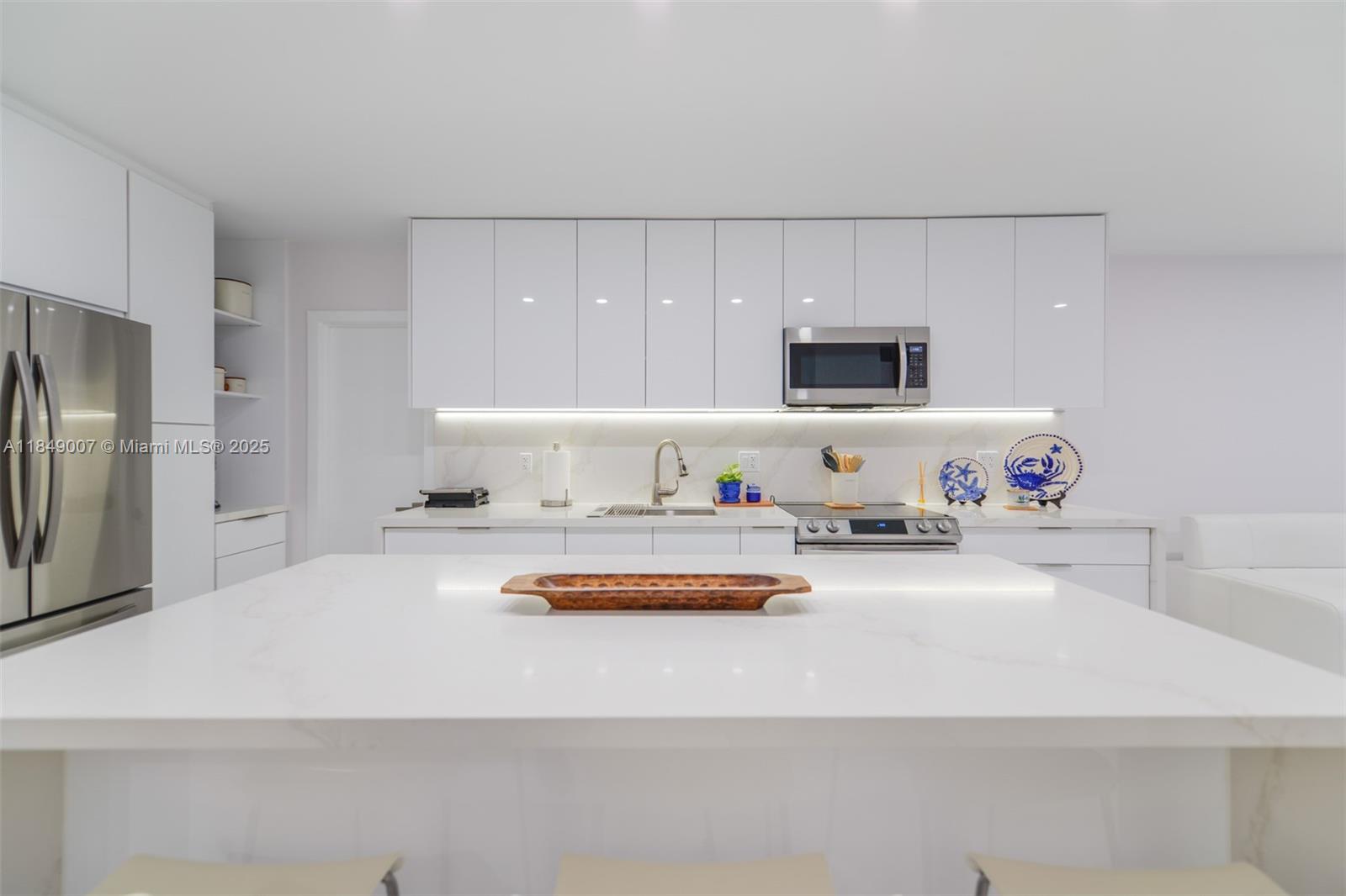 HEMISPHERES CONDO - Residential Lease