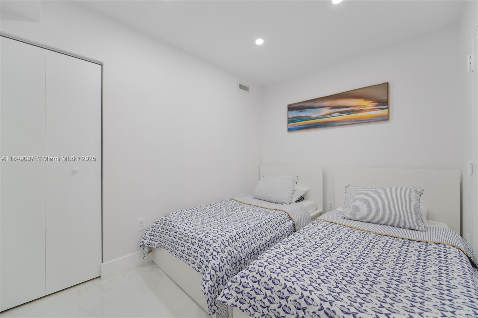 HEMISPHERES CONDO - Residential Lease