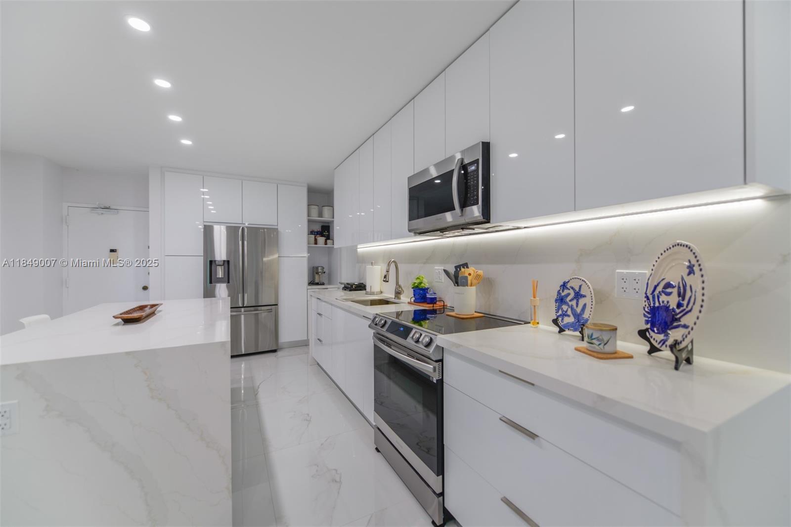 HEMISPHERES CONDO - Residential Lease