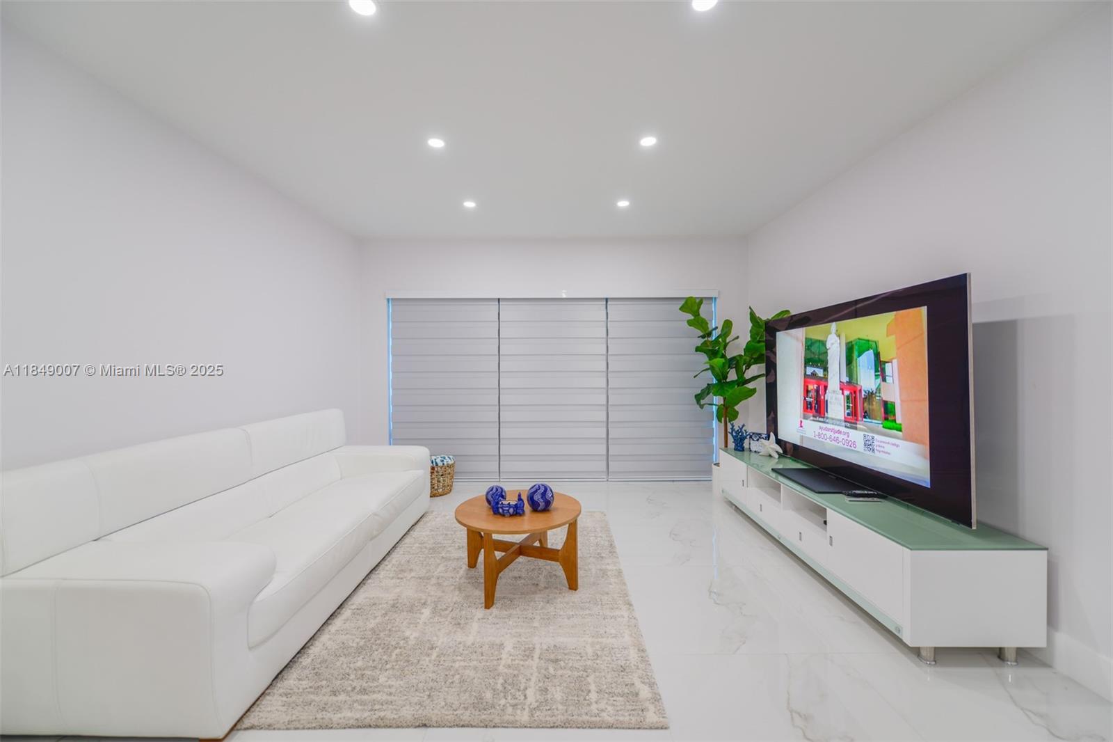 HEMISPHERES CONDO - Residential Lease