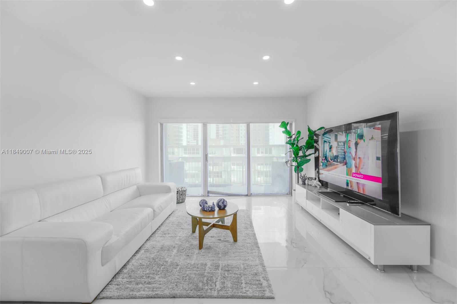 HEMISPHERES CONDO - Residential Lease