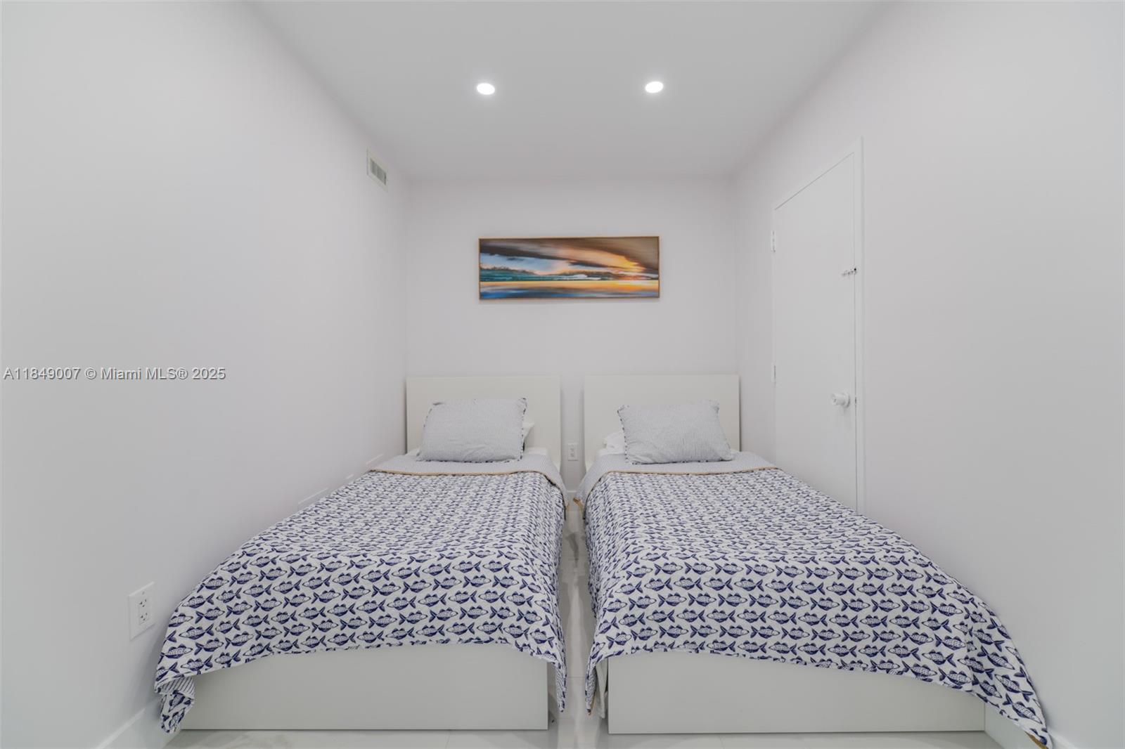 HEMISPHERES CONDO - Residential Lease