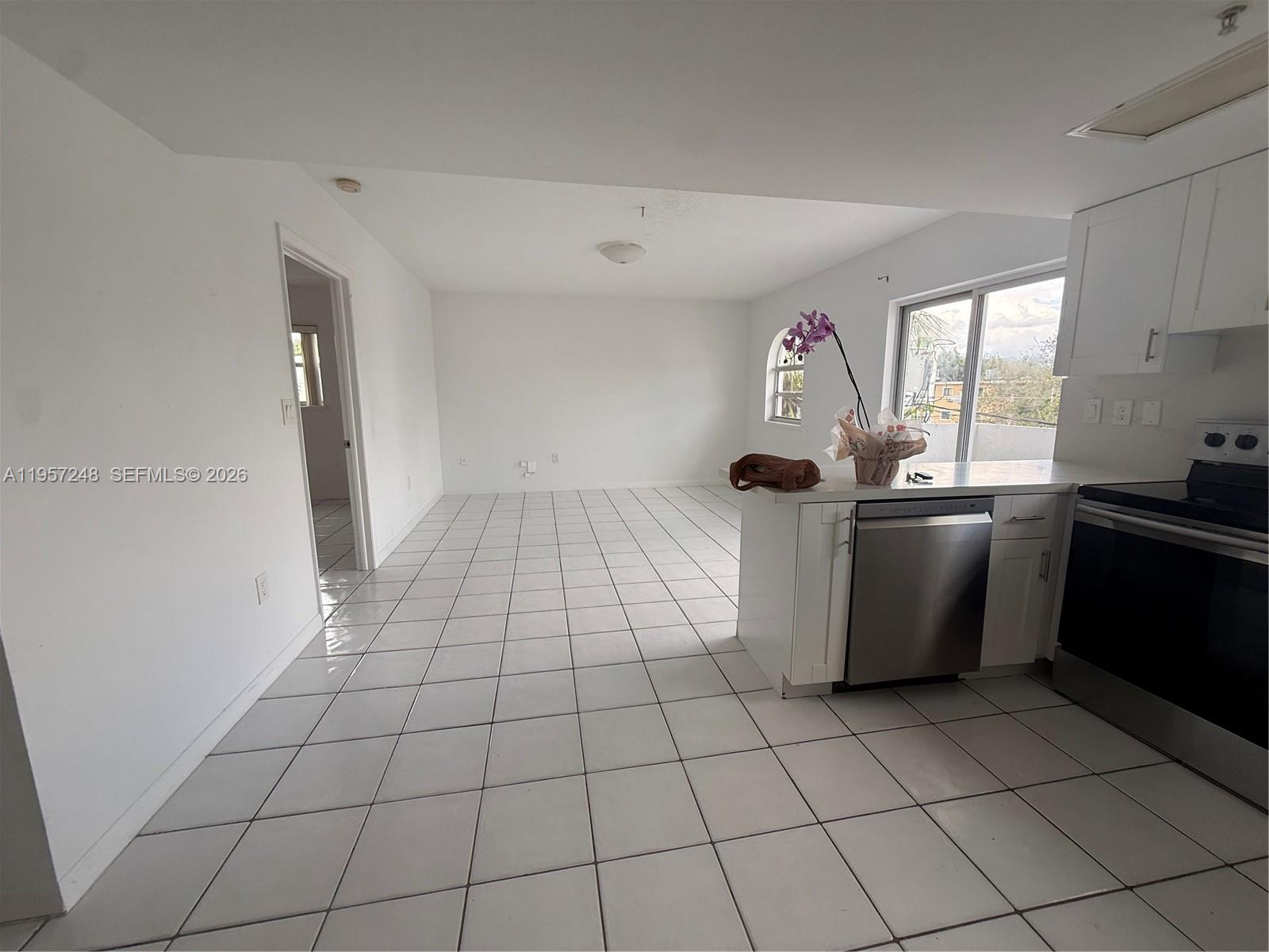 GROVE PALMS I CONDO - Residential