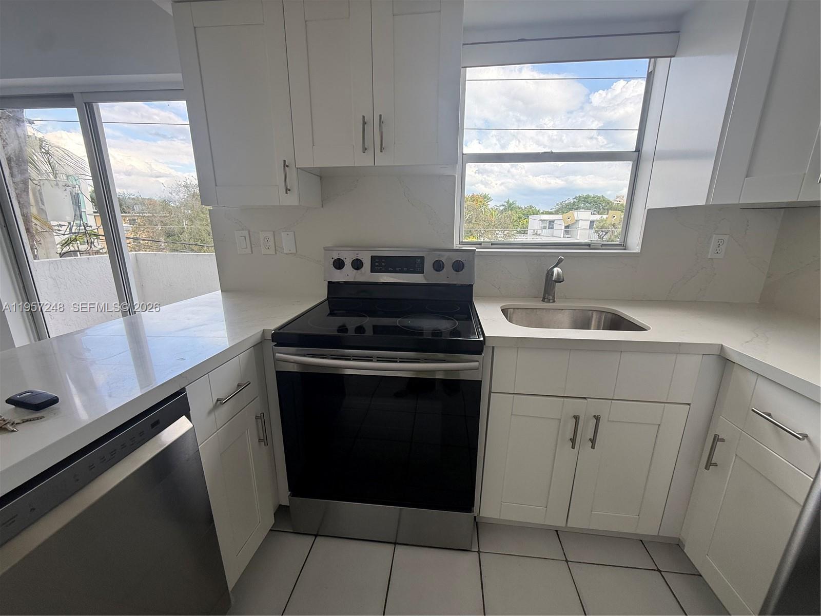 GROVE PALMS I CONDO - Residential