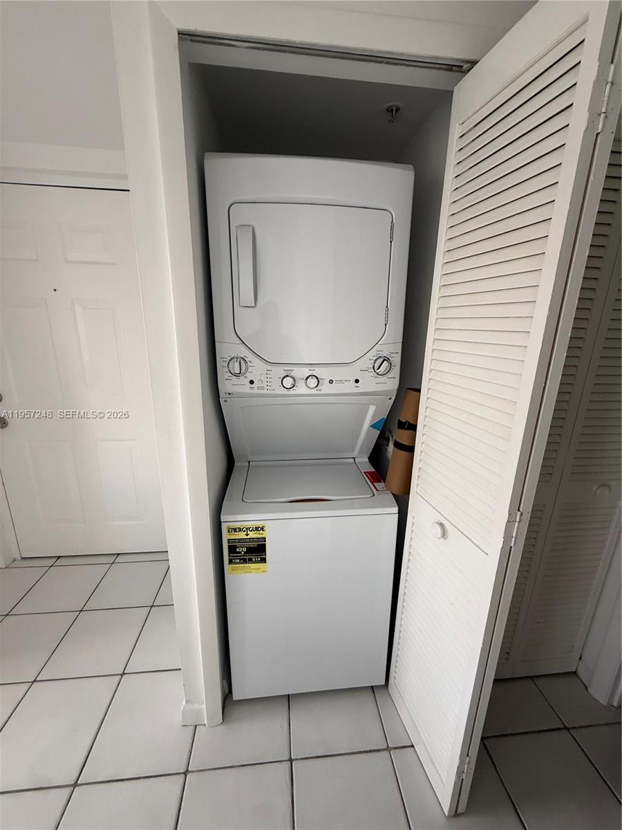 GROVE PALMS I CONDO - Residential