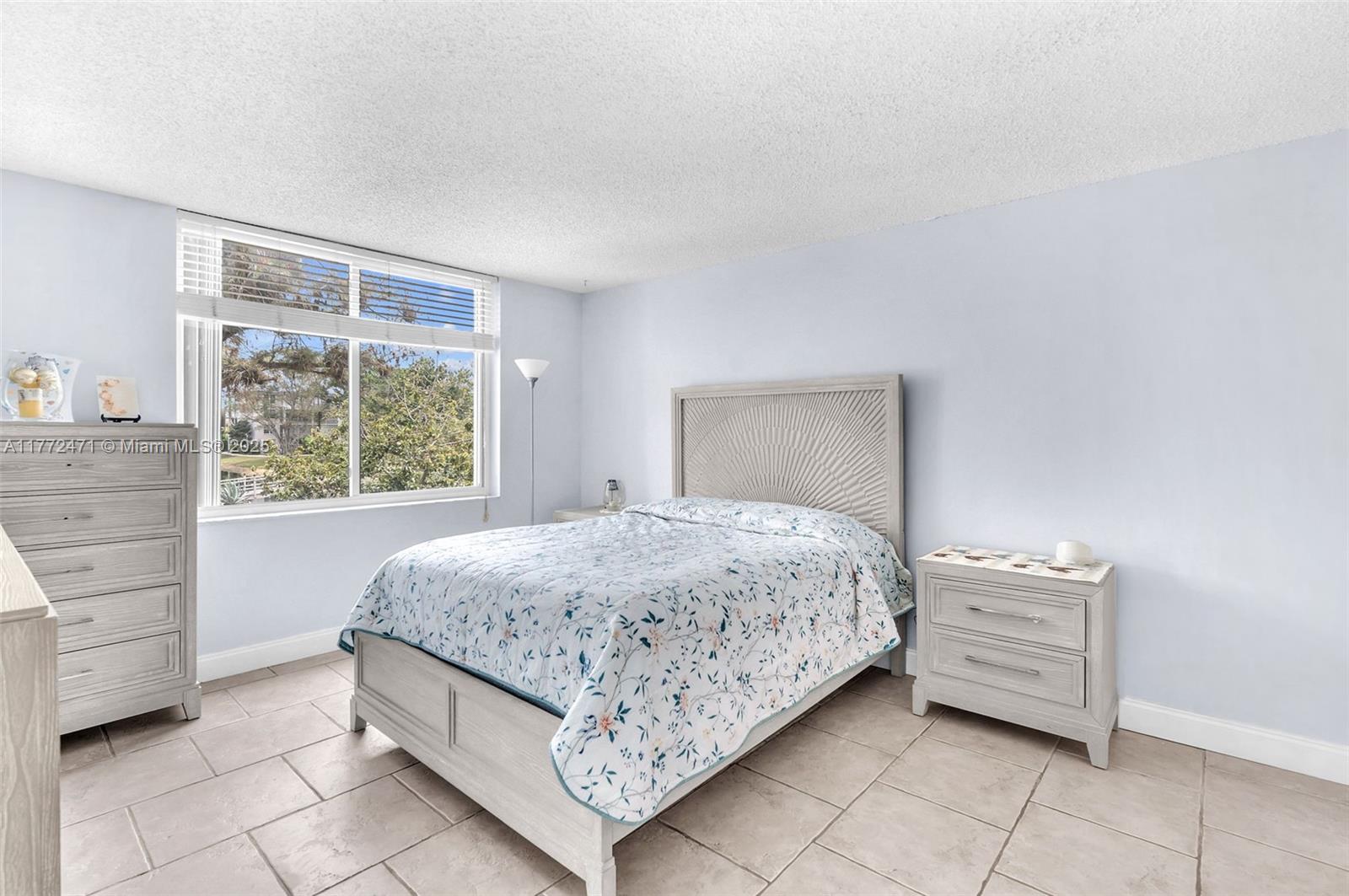 CYPRESS CHASE CONDO NO 3 - Residential