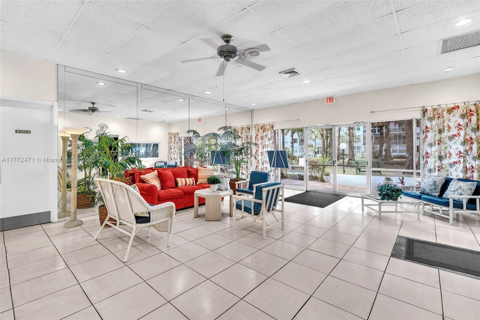 CYPRESS CHASE CONDO NO 3 - Residential