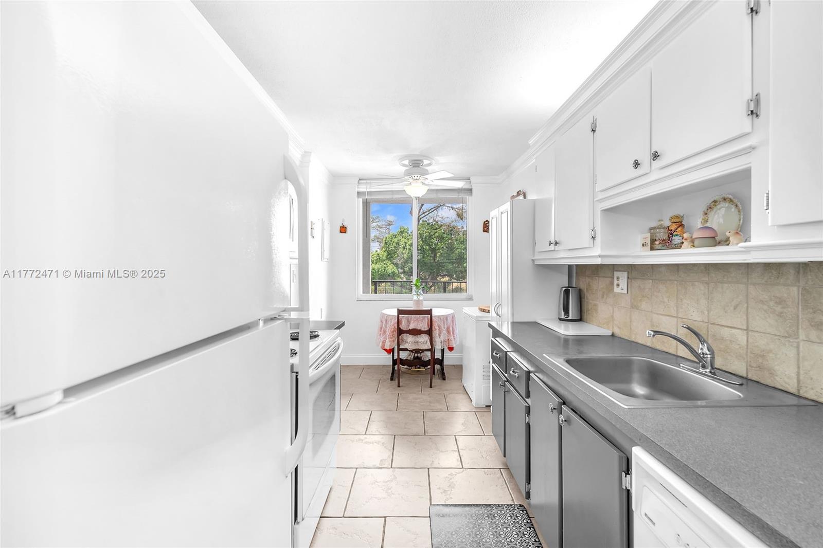 CYPRESS CHASE CONDO NO 3 - Residential