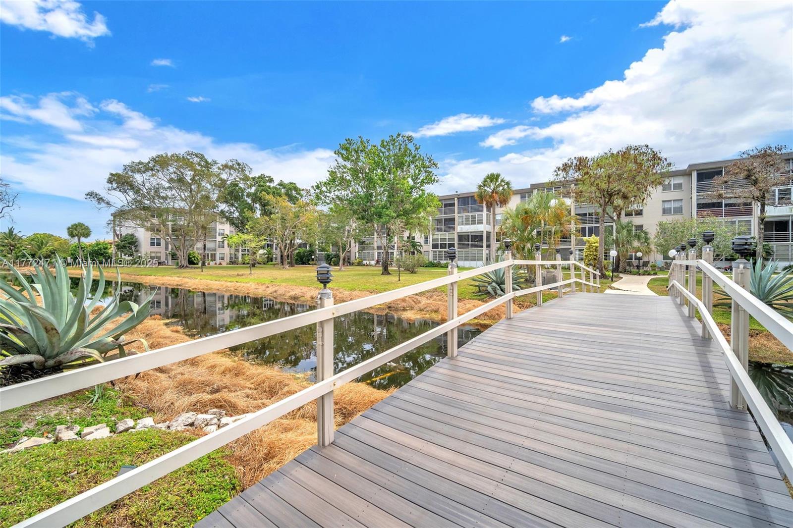 CYPRESS CHASE CONDO NO 3 - Residential