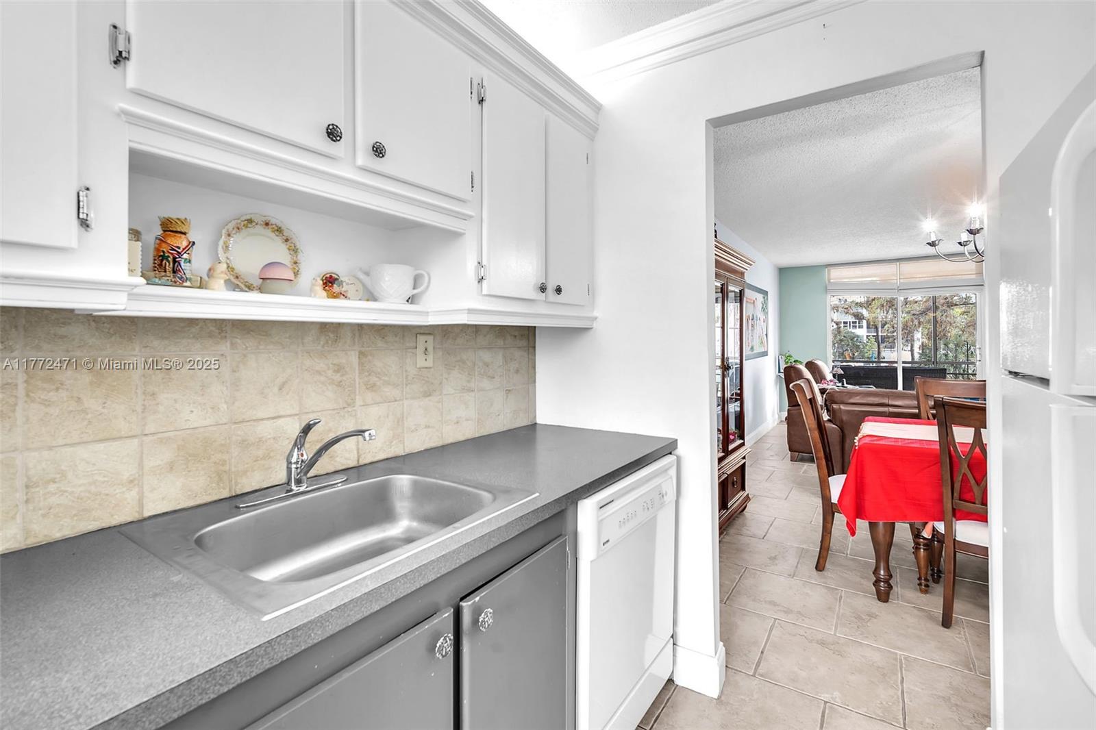 CYPRESS CHASE CONDO NO 3 - Residential