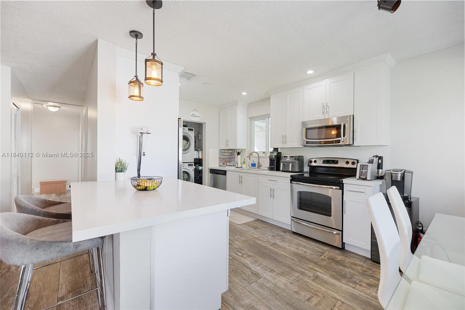 PINE TREE MANOR SEC 4 - Residential