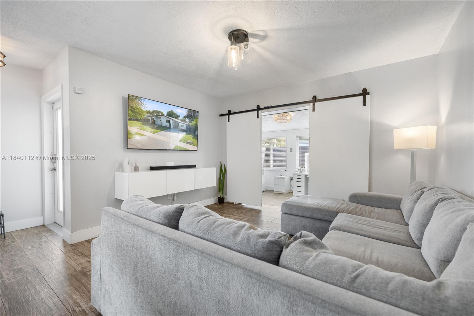 PINE TREE MANOR SEC 4 - Residential