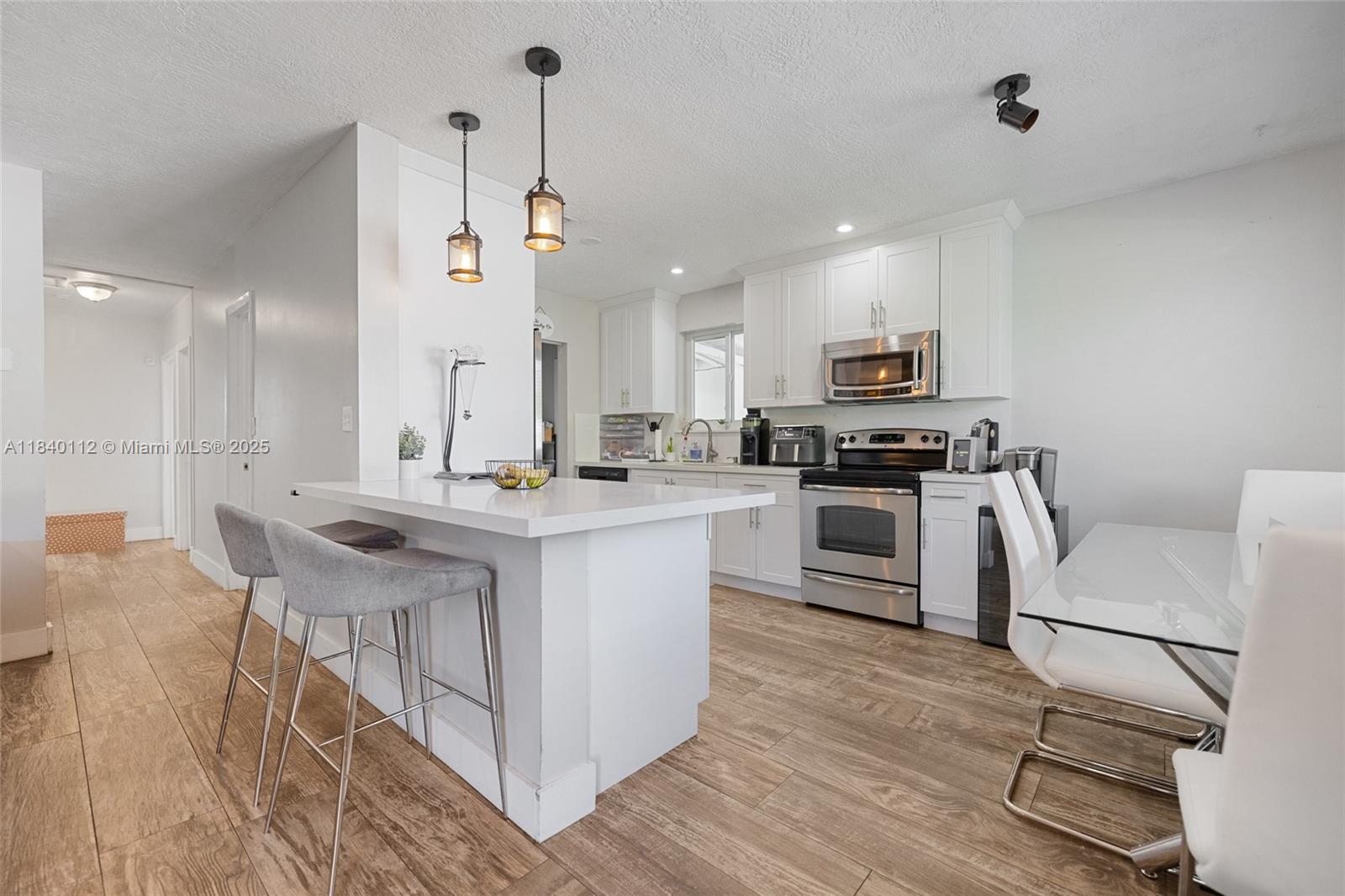 PINE TREE MANOR SEC 4 - Residential