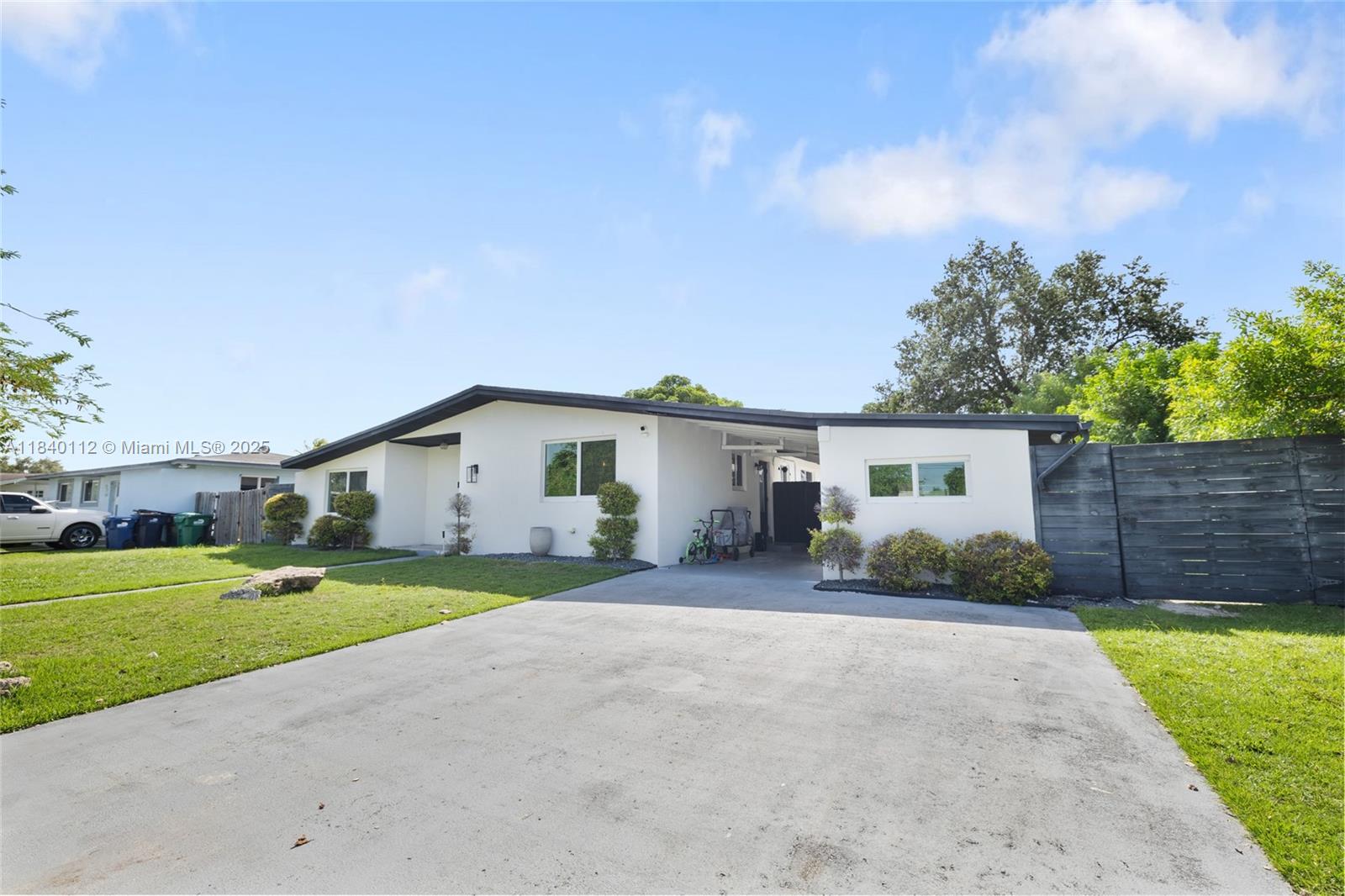 PINE TREE MANOR SEC 4 - Residential