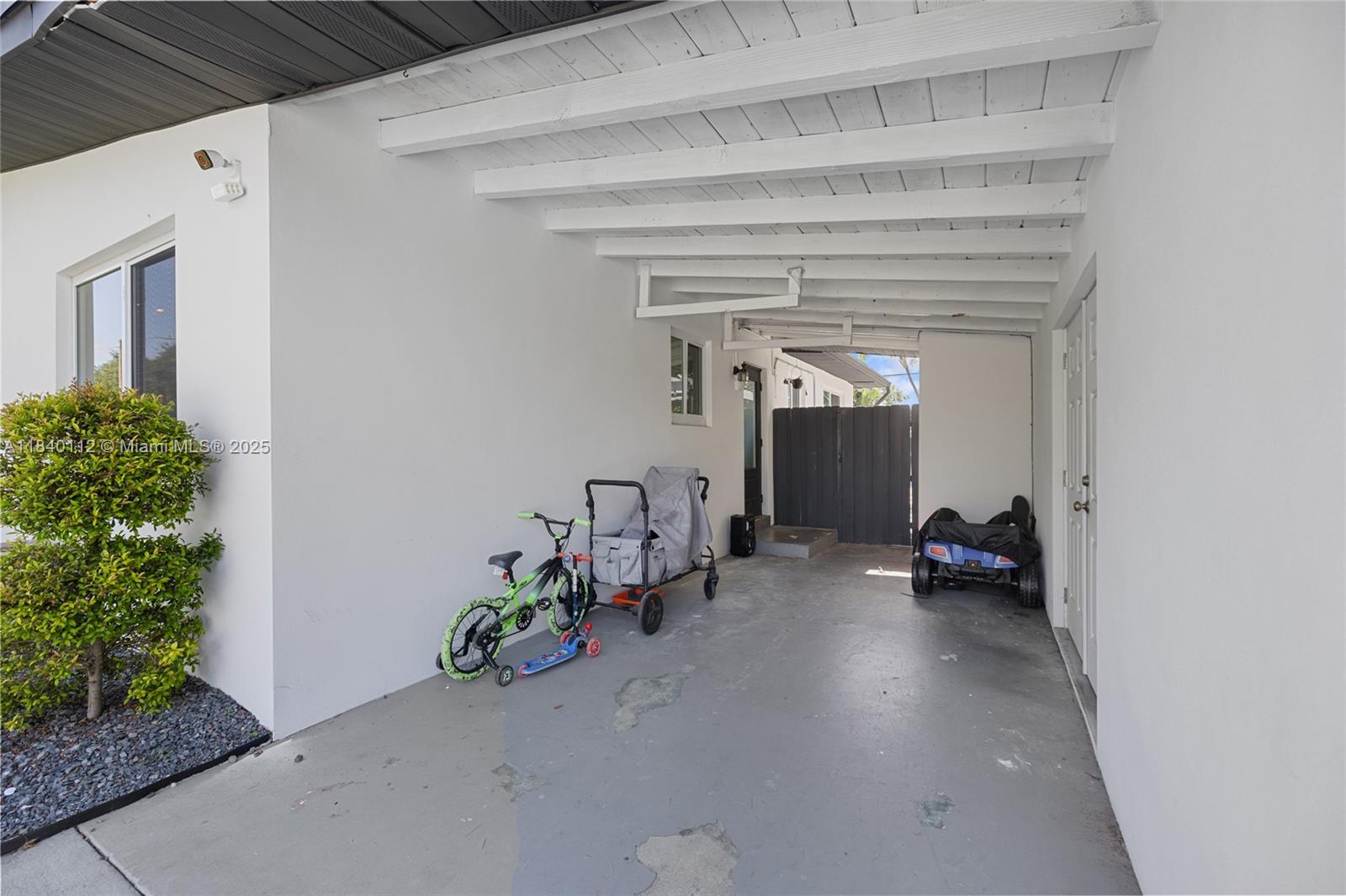 PINE TREE MANOR SEC 4 - Residential