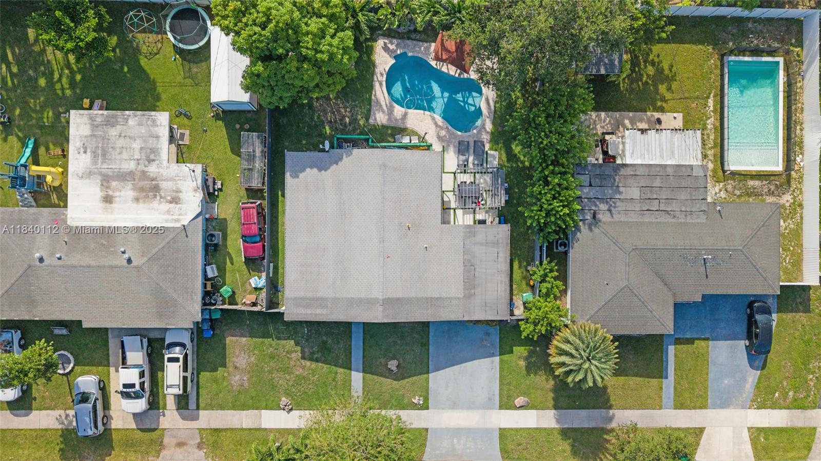 PINE TREE MANOR SEC 4 - Residential